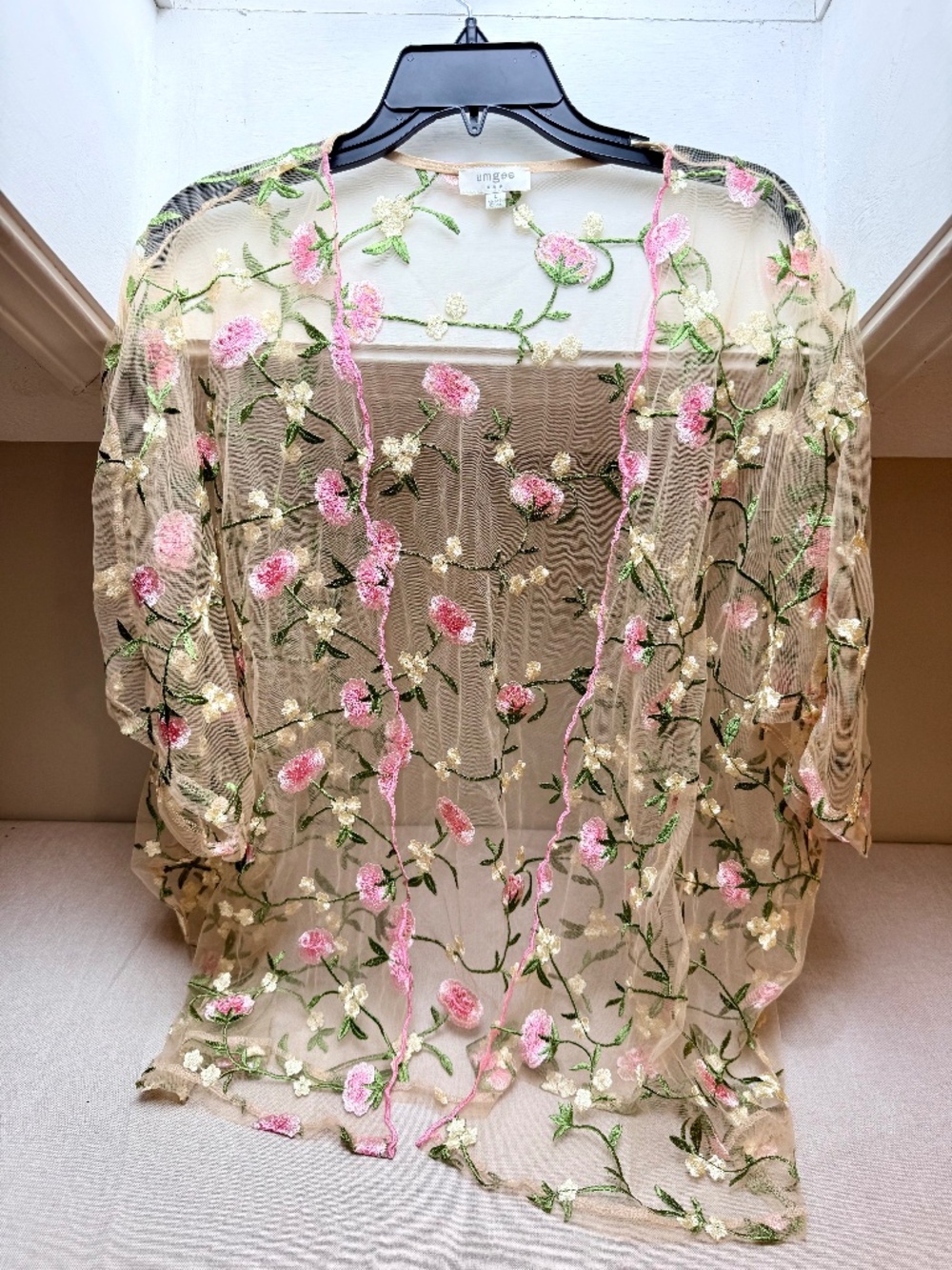 Umgee Floral Embroidered Boho Style Sheer Mesh Kimono Size L